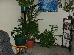 Cala Inn B&B Airport