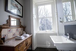 Cardhu Country House