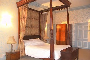 Kelly House
