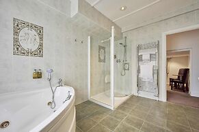 The Old Ginn House Inn