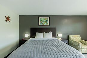 Freer Executive Inn and Studios