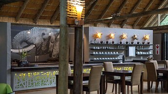 Royal Thonga Safari Lodge