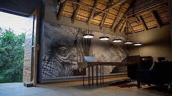 Royal Thonga Safari Lodge