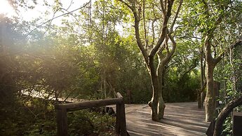 Royal Thonga Safari Lodge