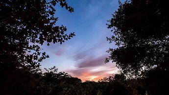 Royal Thonga Safari Lodge