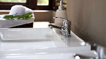 Royal Thonga Safari Lodge