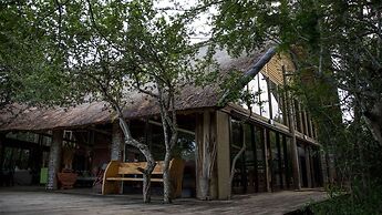 Royal Thonga Safari Lodge
