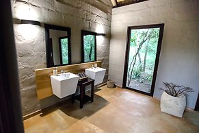 Royal Thonga Safari Lodge