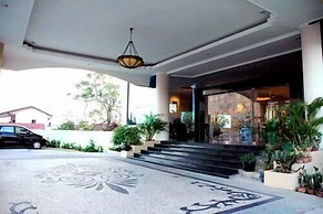 Hotel Grand Tiga Mustika