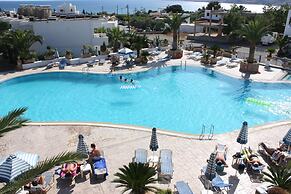 Coliseum Studios & Apartments