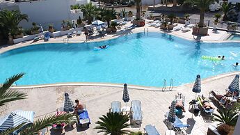 Coliseum Studios & Apartments