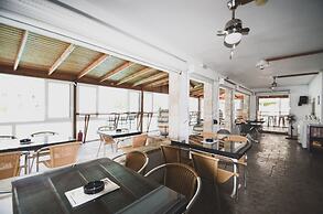 Coliseum Studios & Apartments