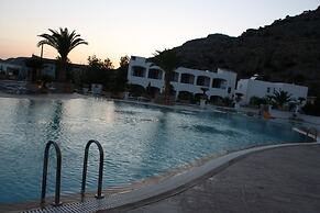 Coliseum Studios & Apartments