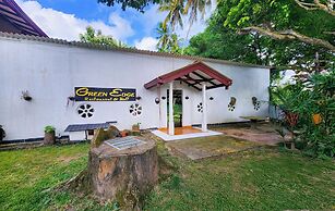 Airport Green View Resort