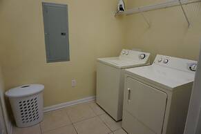 Universal Studio's Area Apt by CozyKey