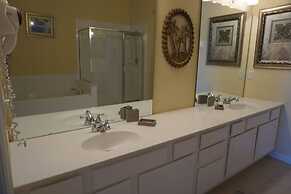 Universal Studio's Area Apt by CozyKey