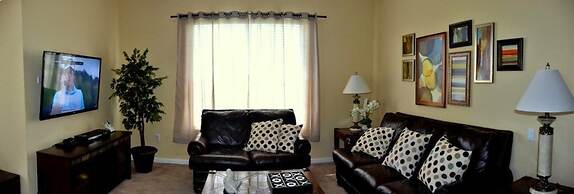 Universal Studio's Area Apt by CozyKey