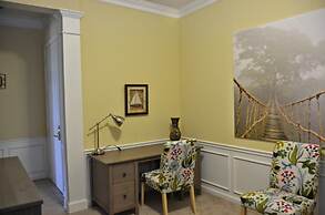 Universal Studio's Area Apt by CozyKey