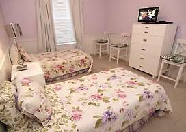 Universal Studio's Area Apt by CozyKey