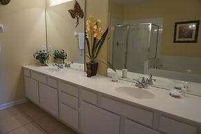 Universal Studio's Area Apt by CozyKey