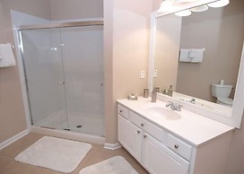 Universal Studio's Area Apt by CozyKey