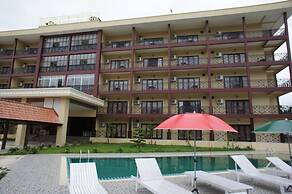 The Grand Riverside Hotel