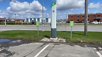 Travelodge by Wyndham Drummondville