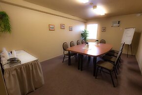 Travelodge by Wyndham Drummondville