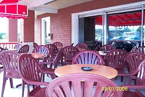 Travelodge by Wyndham Drummondville