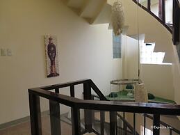 Rovic's Tourist Hotel