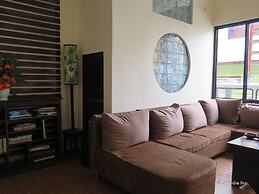 Rovic's Tourist Hotel