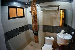 Rovic's Tourist Hotel