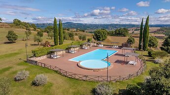 Poggiovalle Tenuta Italiana