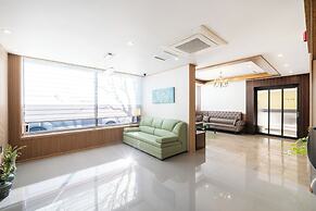 The 7 Business Hotel