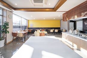 The 7 Business Hotel