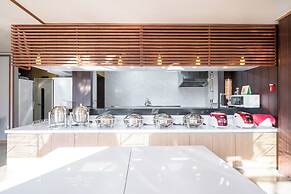 The 7 Business Hotel