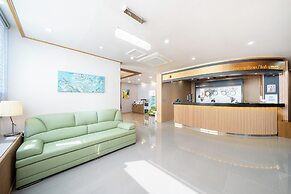 The 7 Business Hotel