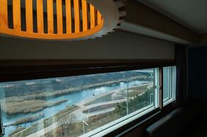 The 7 Business Hotel