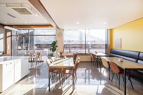 The 7 Business Hotel