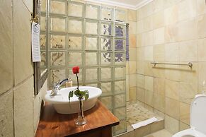Sea Whisper Guest House & Self Catering