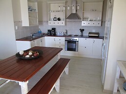 Sea Whisper Guest House & Self Catering