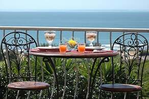 Sea Whisper Guest House & Self Catering