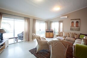 Sea Whisper Guest House & Self Catering