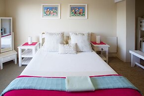 Sea Whisper Guest House & Self Catering