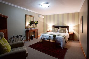 Sea Whisper Guest House & Self Catering