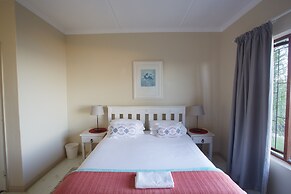 Sea Whisper Guest House & Self Catering