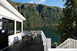Fjærland Fjordstove Hotell