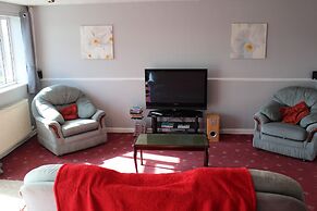 The Middlegate Hotel