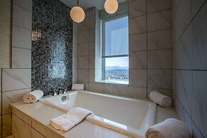 DoubleTree by Hilton Asheville Downtown