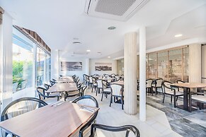Aparthotel Flora